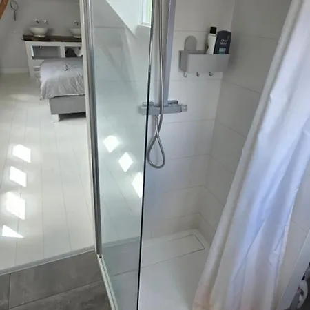 Centrally Located, Fully Furnished Luxury شقة