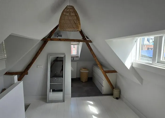 Centrally Located, Fully Furnished Luxury *