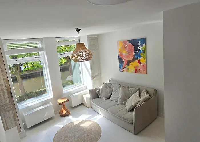 شقة Centrally Located, Fully Furnished Luxury خودا